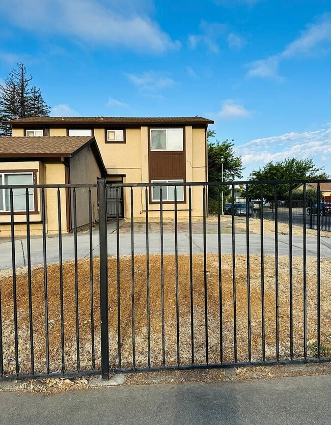 Foto del edificio - 7962 Center Pkwy