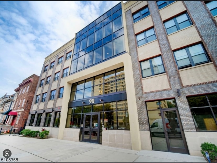 Photo - 90 CLINTON Ave (Newark, NJ)