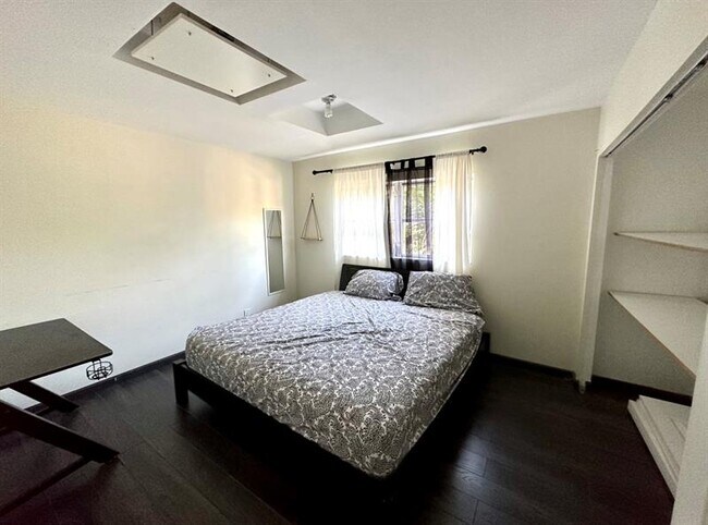 Foto del edificio - 5790 Stirling Rd