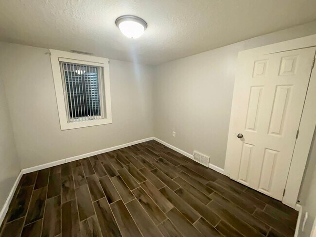 Foto del edificio - 620 2nd Ave NW