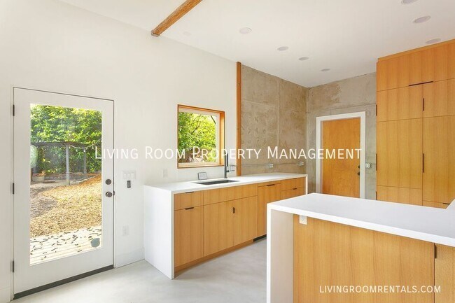 Foto del edificio - 8616 N Swenson-