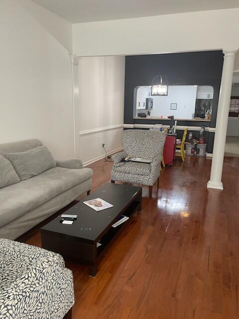 Foto del edificio - 829 Whispering Willow Ct