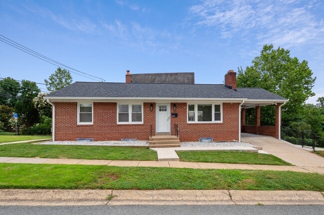 Building Photo - 6100 Johnson Ave