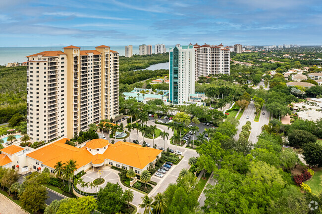 Foto aérea - The Marbella at Pelican Bay