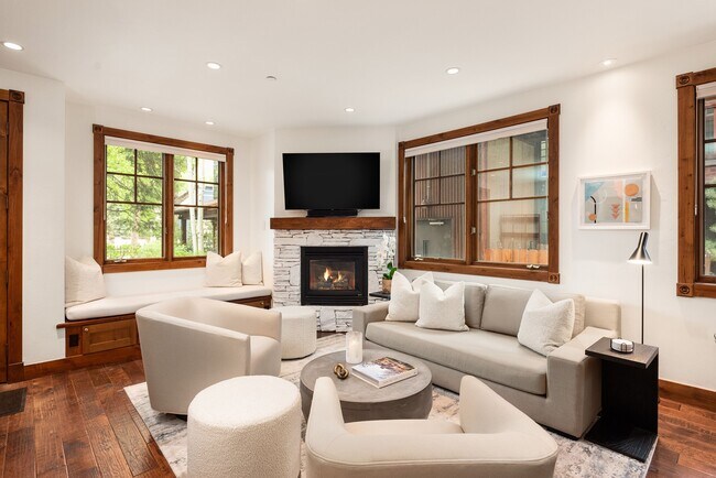 Foto del edificio - 503 W Main St