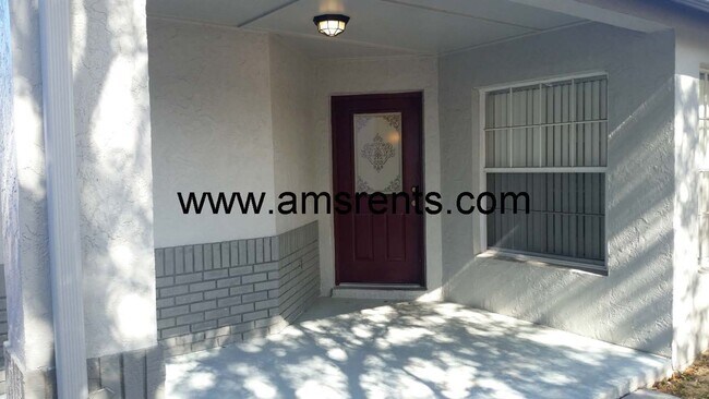 Building Photo - 7811 Turkey Oak Ln