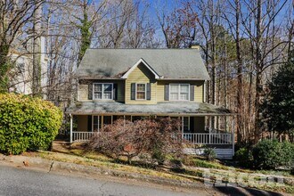 Building Photo - 812 Deep Lake Dr NW