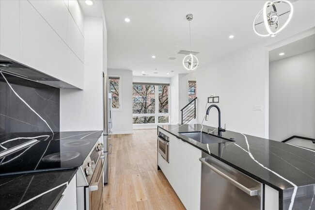 Foto del edificio - 810 13th St NE