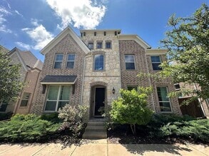 Building Photo - 8721 Paradise Dr