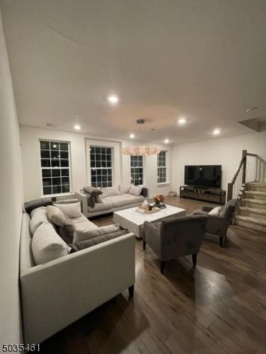 Foto del edificio - 914 Parkview Ln
