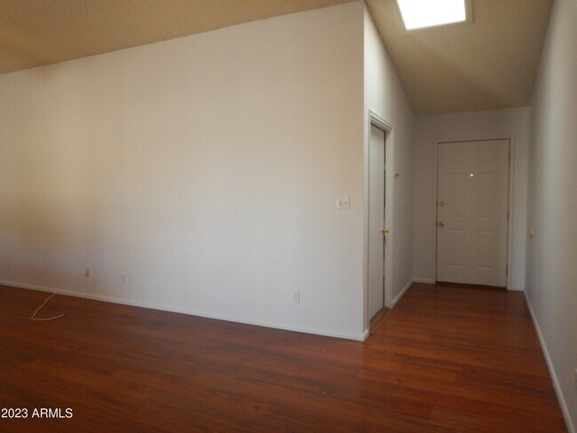 Building Photo - 1903 Sagewood Pl