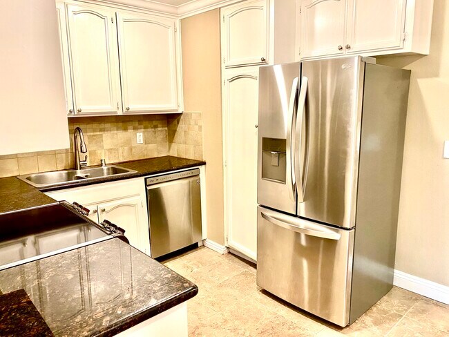 Foto del edificio - 5104 Westmont Ave