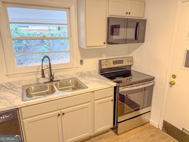 Foto del edificio - 633 Brookwood Dr