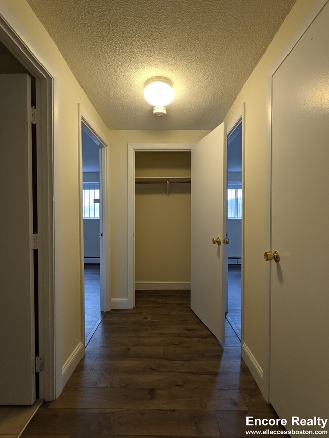 Building Photo - 90 Gardner St