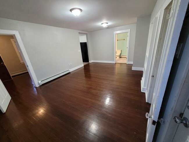Living Room - 20 North St