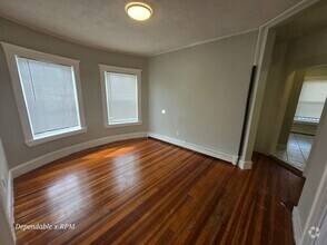 Building Photo - 20 Maywood St
