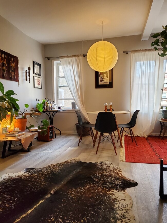 Photo - 2509 W Augusta Blvd Apartment