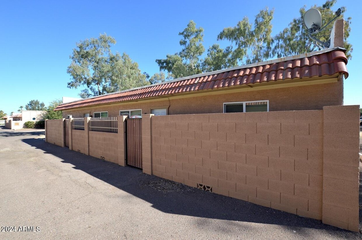 Primary Photo - 2719 E Tierra Buena Ln