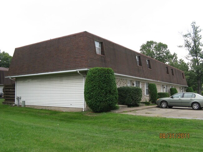 Building Photo - 4165 W Ridge Rd
