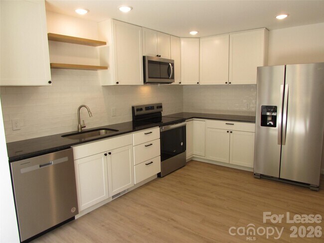 Foto del edificio - 111 Dorchester Ln
