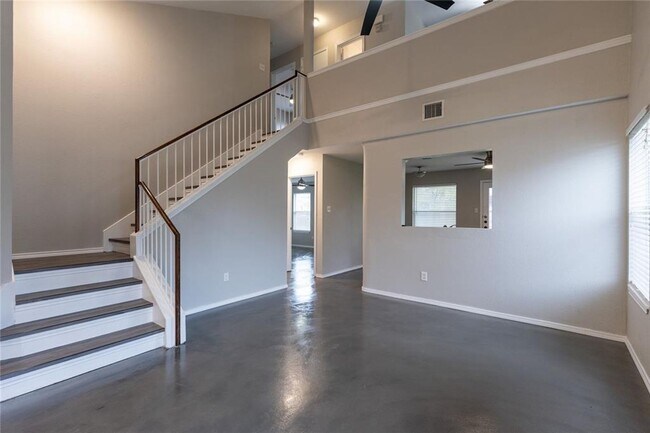 Building Photo - Corner Lot 3 Bed / 2.5 Bath in Pflugerville