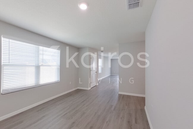 Building Photo - 8731 SW 44th Ct