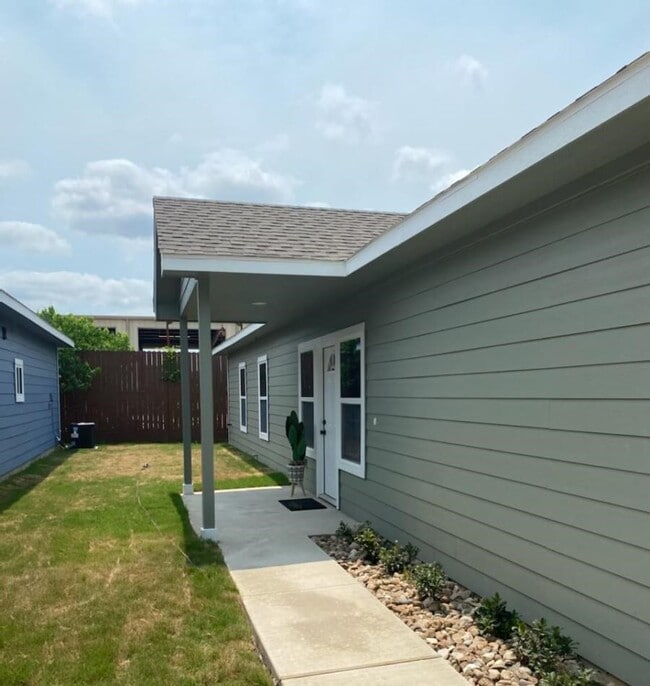 Building Photo - 31449 Wisteria Rd