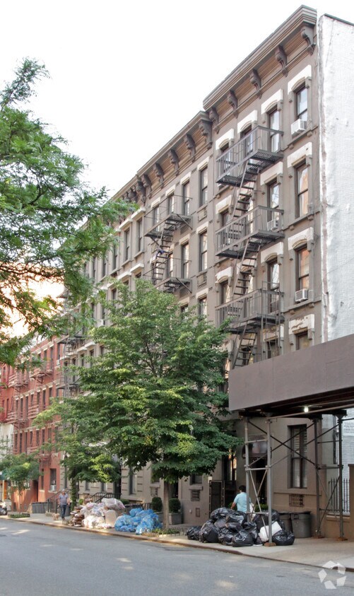 443 CON 56th St - 443 W 56th St