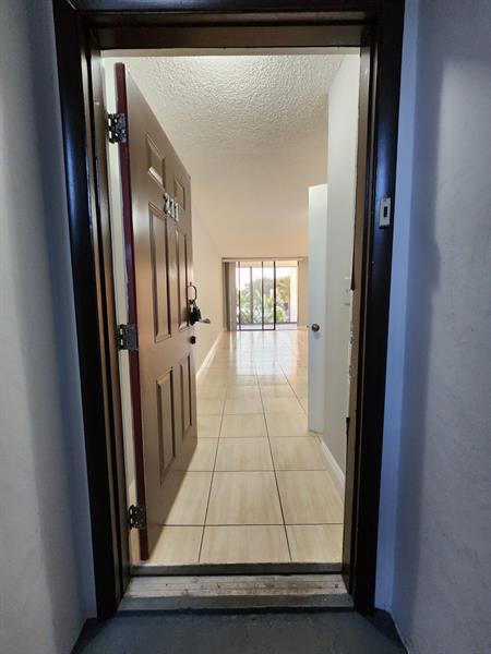 Foto del edificio - 212 Lake Pointe Dr