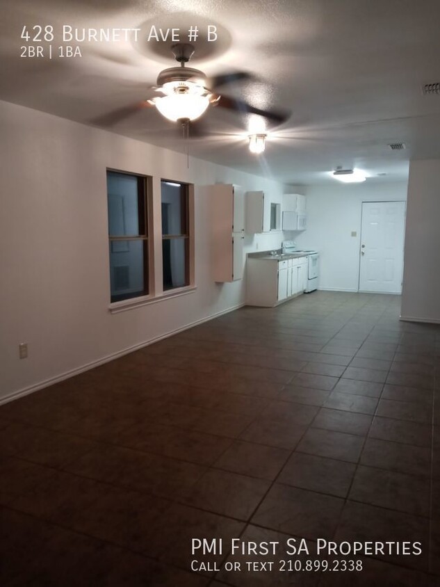 Foto principal - 2 bedroom and 1 bathroom unit ready to mov...