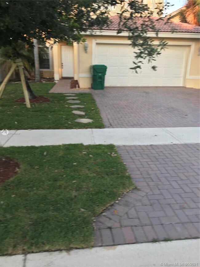 Building Photo - 4287 SW 130th Ave