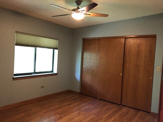 Building Photo - 1109 E Division St