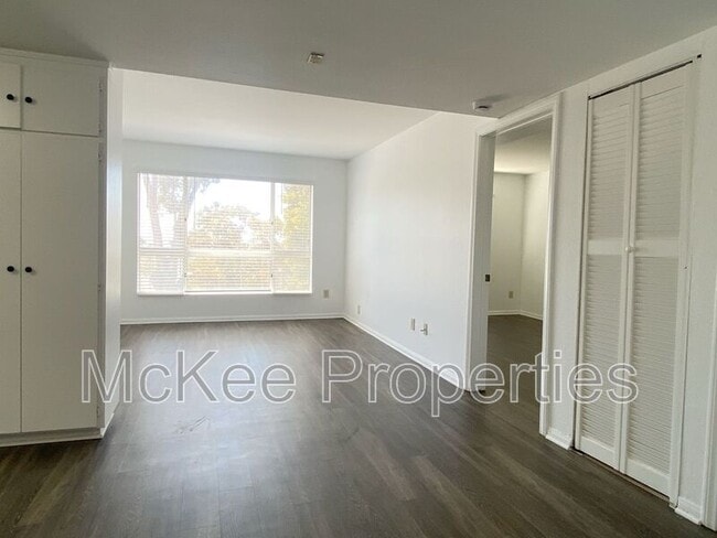 Building Photo - 2825 3rd Avenue