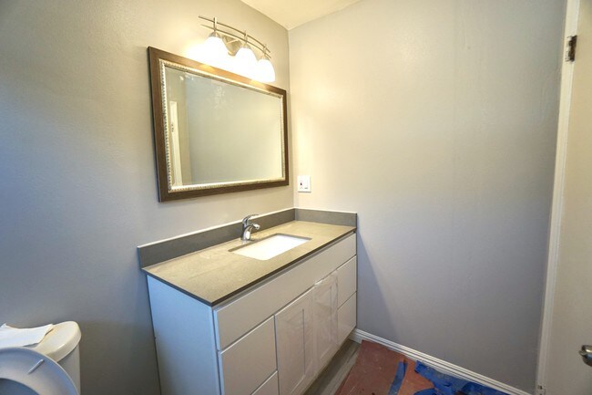 Todas las nuevo cuarto de baño - 128 N Saratoga St