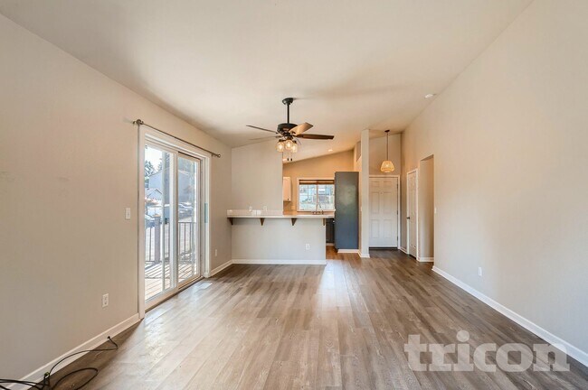 Foto del edificio - 18717 83 Ave Ct E