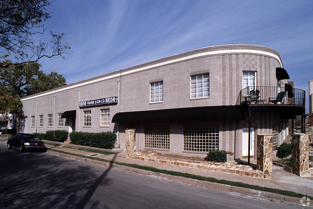 Building Photo - 3501 Bryan St