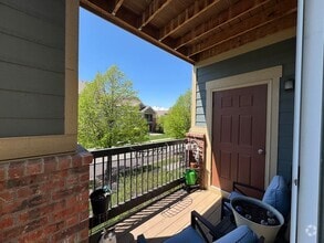 Building Photo - 2450 Windrow Dr