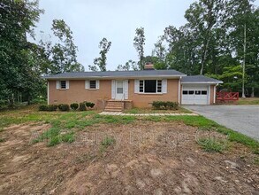 Building Photo - 112 Sunrise Ln