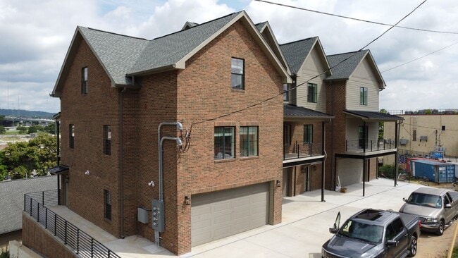 Photo - 1211 Hedge Ave Townhome