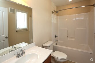 Master Bath - Jefferson Forest Manor