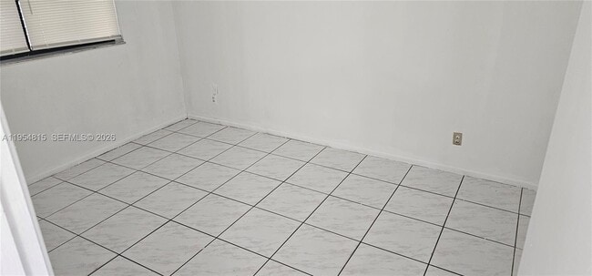 Building Photo - 6899 Pembroke Rd