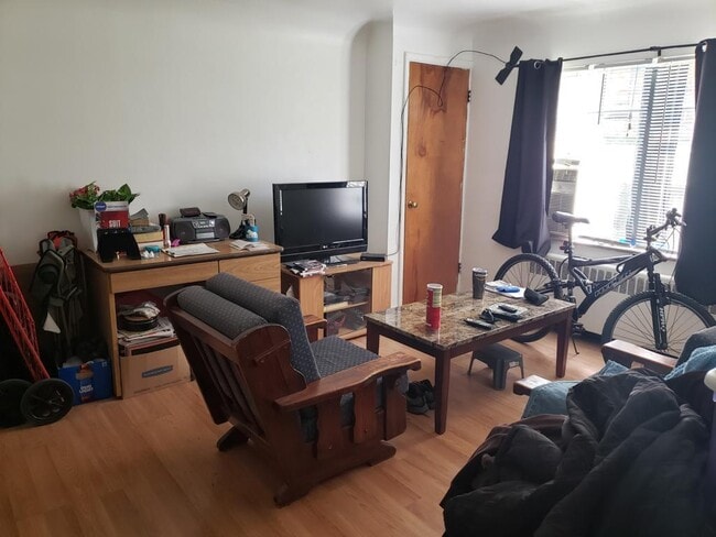 Foto del edificio - 2894 Harrison Ave