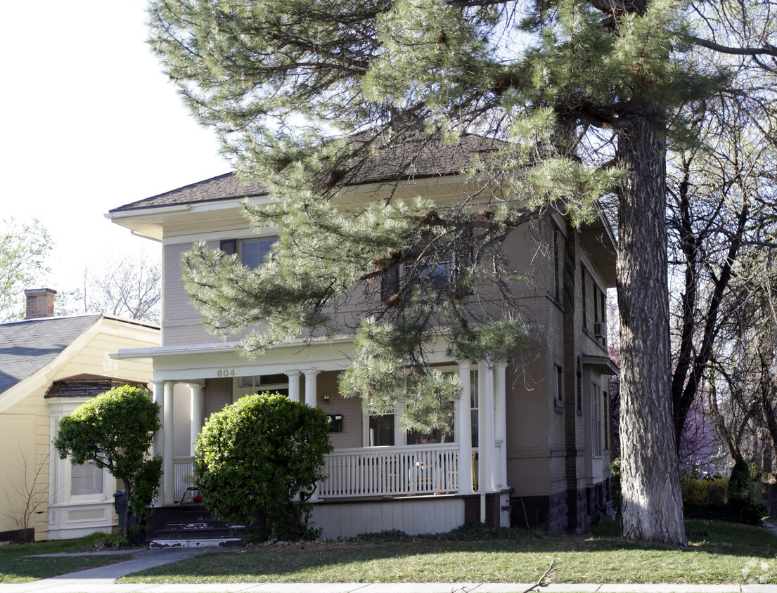 Building Photo - 604 E 3rd Ave