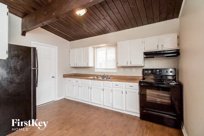 Foto del edificio - 15043 Meadow Ln