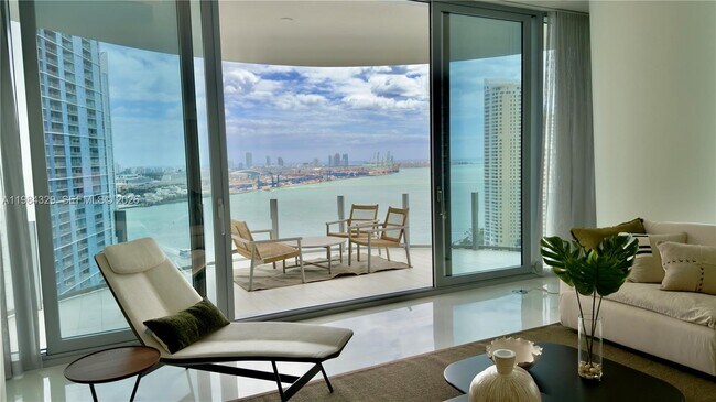 Foto del edificio - 300 Biscayne Blvd Way