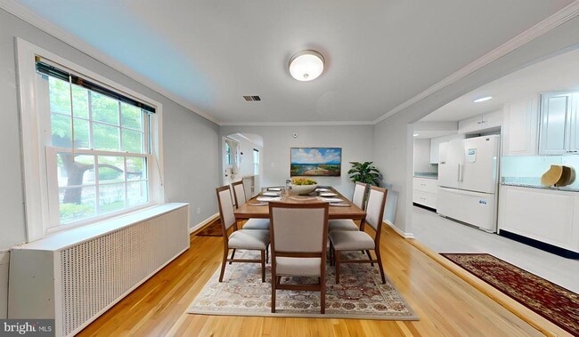 Foto del edificio - 2116 Linden Ln