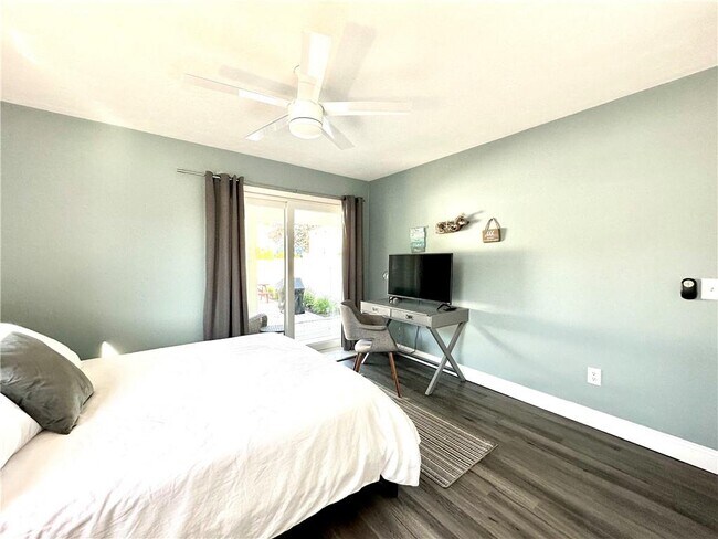 Foto del edificio - 90 Wolcott Ave