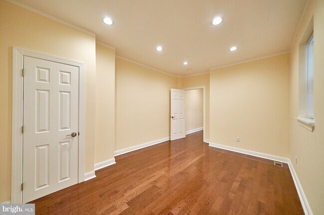 Foto del edificio - 2330 S Bancroft St