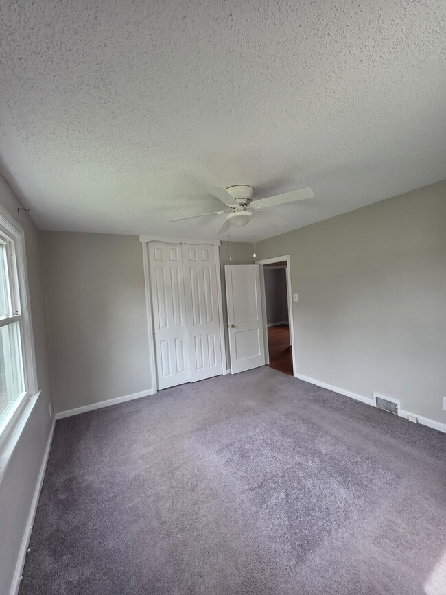 Building Photo - 2701 Fair Oaks Ave