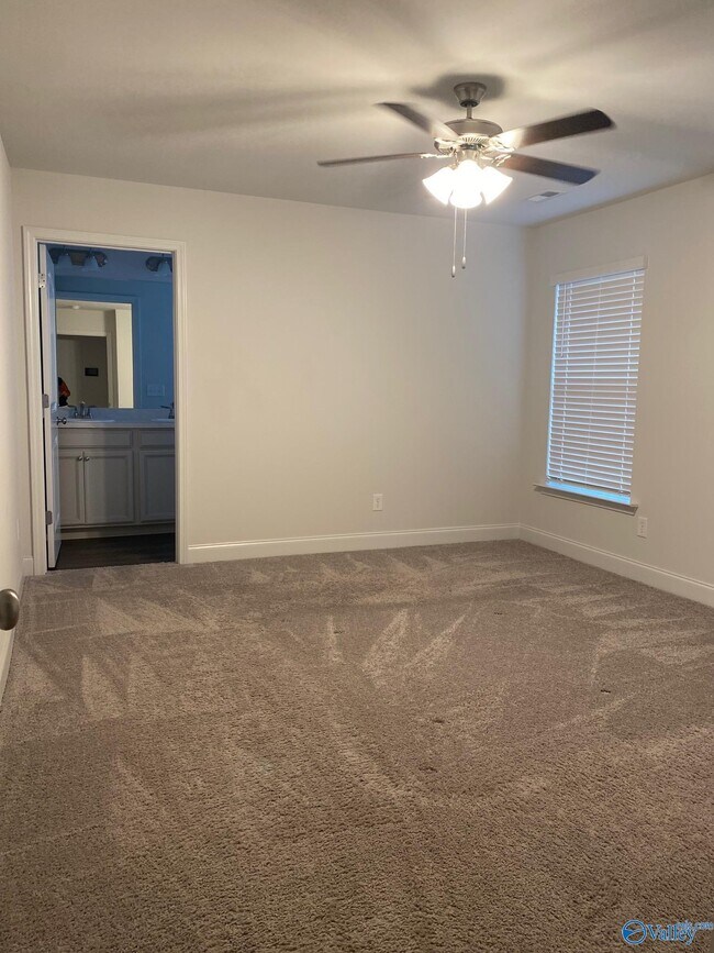 Foto del edificio - 154 BrookLawn Dr